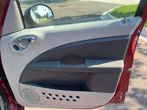 Used 2007 Chrysler PT Cruiser Touring FWD image 10