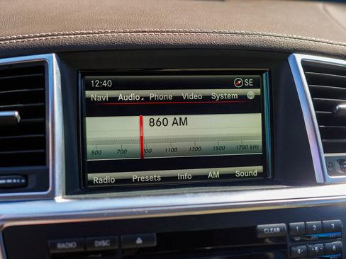 Used 2015 Mercedes-Benz GL 320 BlueTEC 4MATIC image 20