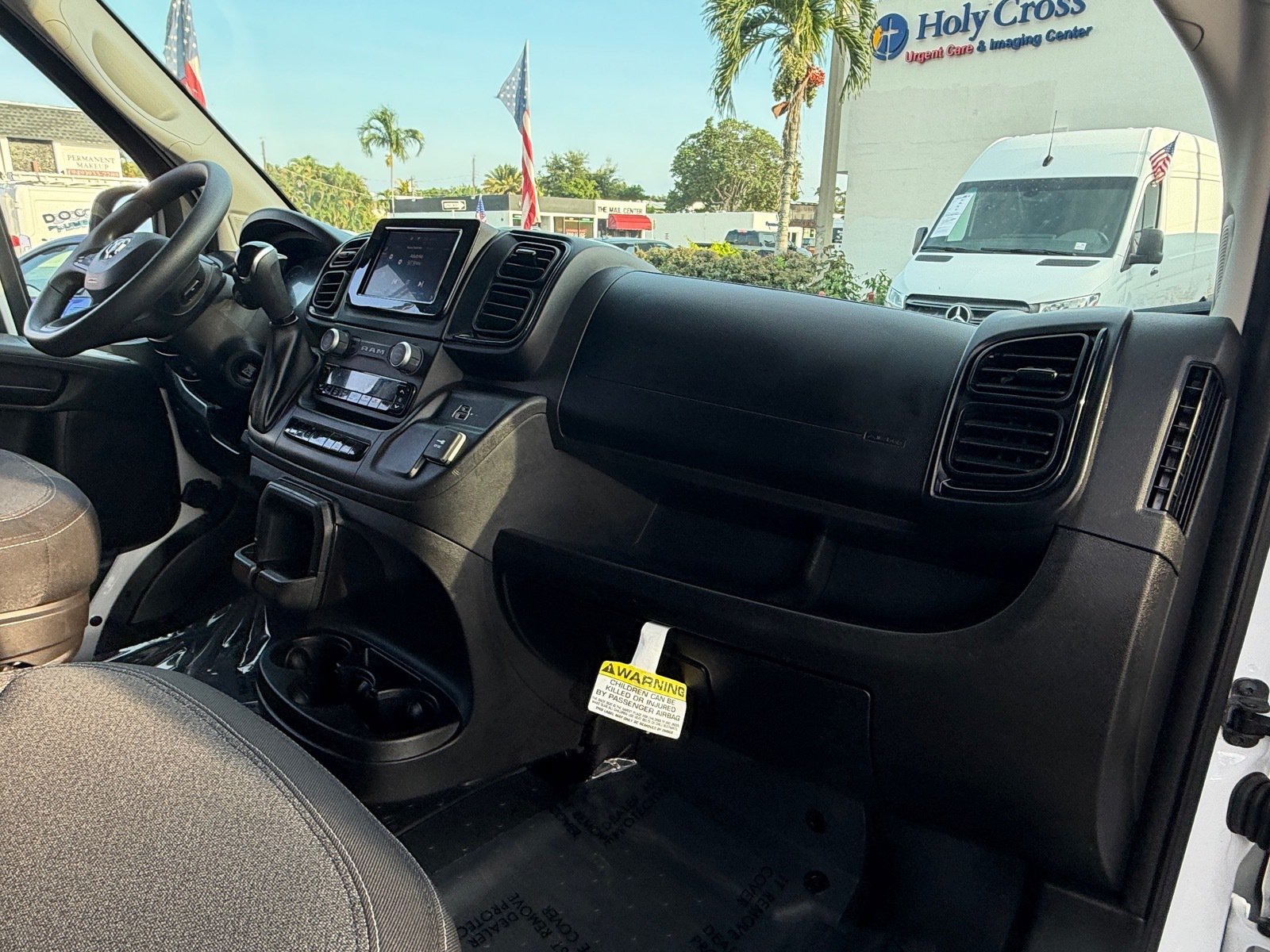 Used 2025 RAM ProMaster 2500 w/ U-Haul Equipment Group FWD image 12
