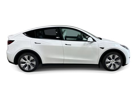 Certified 2021 Tesla Model Y Long Range AWD/4WD image 7