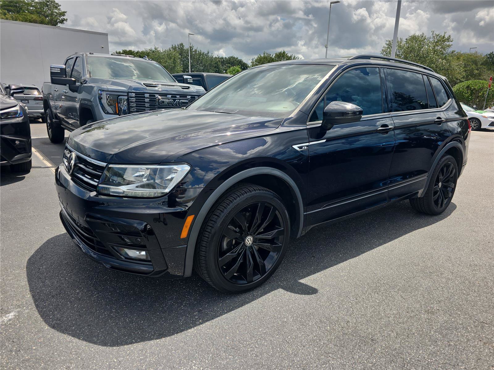 Used 2020 Volkswagen Tiguan SE R-Line AWD/4WD image 9