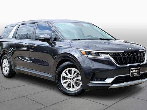 Used 2022 Kia Carnival LX image 2