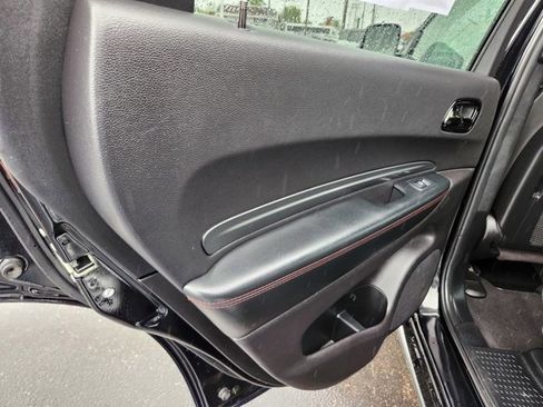 Used 2024 Dodge Durango GT image 39