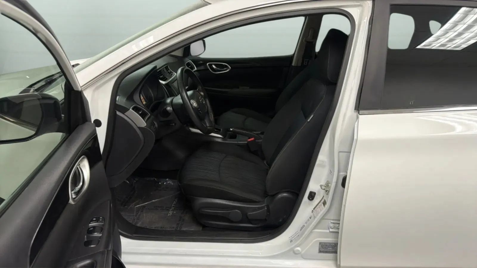 Used 2019 Nissan Sentra SV FWD image 18