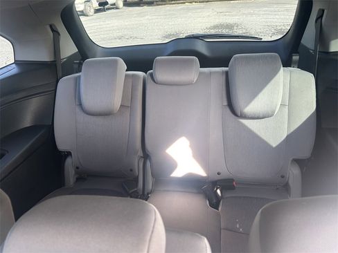 Used 2018 Honda Odyssey EX image 12