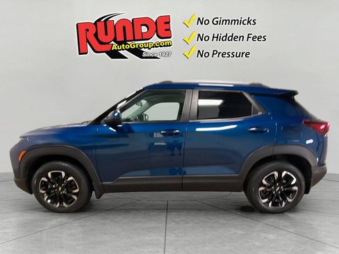 Used 2021 Chevrolet TrailBlazer LT w/ Premium Seating Package AWD/4WD image 3