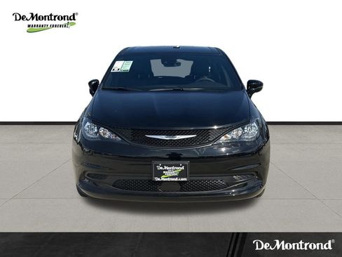 New 2026 Chrysler Voyager LX image 2