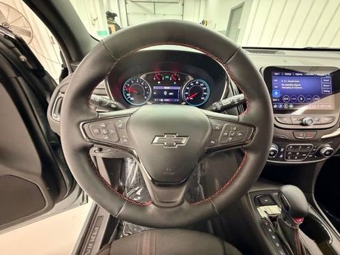 Certified 2024 Chevrolet Equinox RS AWD/4WD image 11