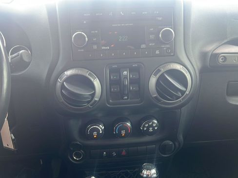 Used 2017 Jeep Wrangler Unlimited Sport w/ Max Tow Package AWD/4WD image 20