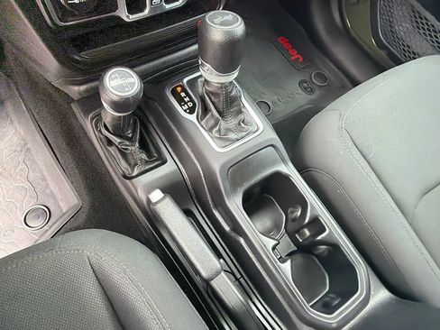 Used 2021 Jeep Wrangler Unlimited Sport AWD/4WD image 33