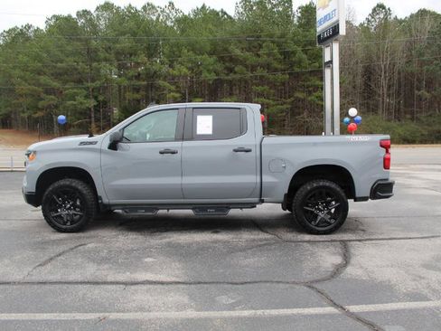 Used 2024 Chevrolet Silverado 1500 Custom Trail Boss w/ LPO, Dark Essentials Package image 15