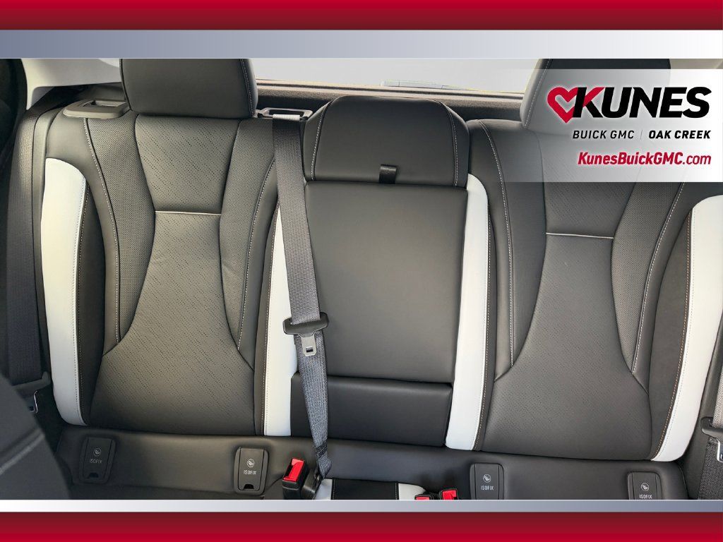 Used 2024 Buick Envision Preferred AWD/4WD image 34