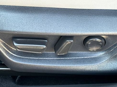 Used 2026 Toyota Camry SE w/ Convenience Package FWD image 19