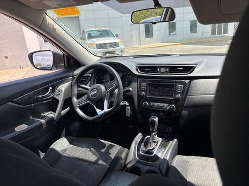 Used 2018 Nissan Rogue S FWD image 19
