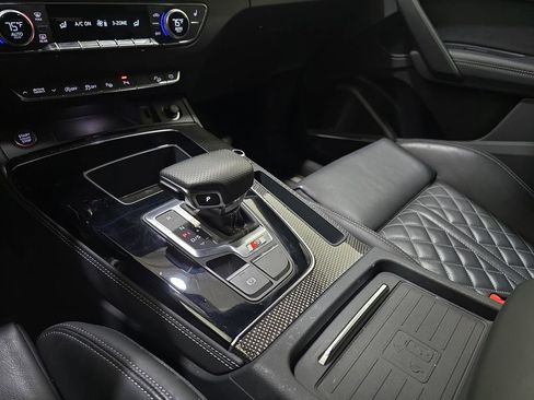 Used 2024 Audi SQ5 Prestige w/ Prestige Package image 26