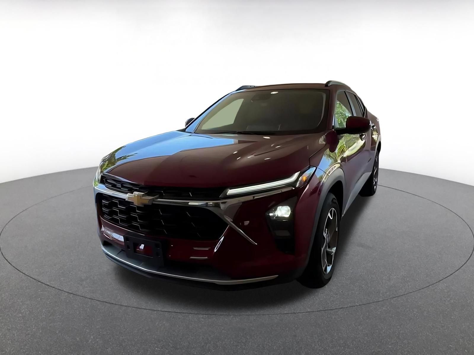 Used 2025 Chevrolet Trax LT w/ LT Convenience Package FWD image 4
