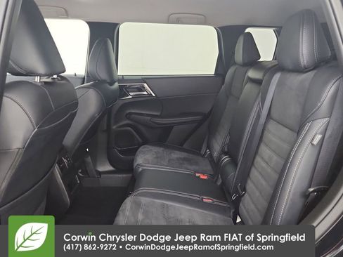 Used 2024 Mitsubishi Outlander SE image 31