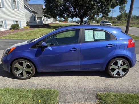 Used 2012 Kia Rio SX w/ Premium Pkg FWD image 3