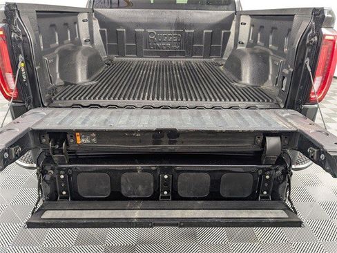 Used 2024 GMC Sierra 1500 SLT image 24