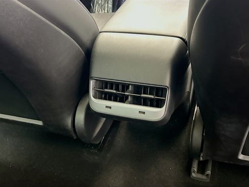 Used 2018 Tesla Model 3 RWD image 16