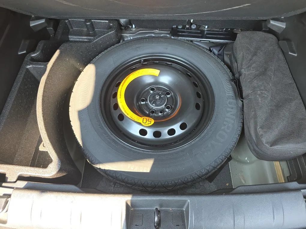 Used 2018 Jeep Renegade Limited w/ UConnect 8.4 Nav Group FWD image 52