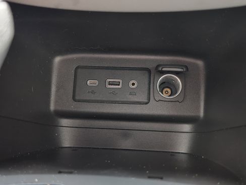 Used 2021 Chevrolet Equinox LS FWD image 35