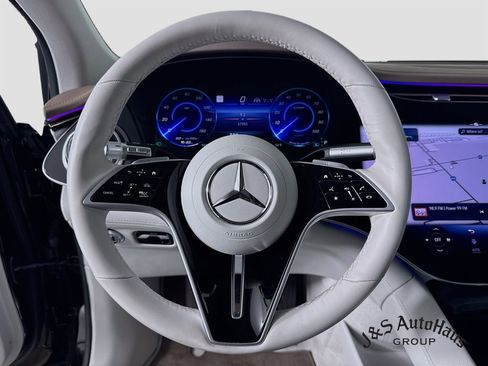 Used 2023 Mercedes-Benz EQS 580 4MATIC SUV image 12