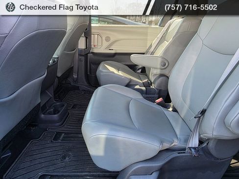 Used 2021 Toyota Sienna XLE w/ XLE Plus Package image 20