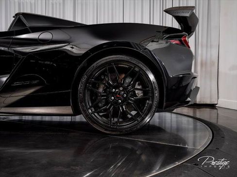 Used 2025 Chevrolet Corvette Z06 w/ Z07 Performance Package RWD image 12