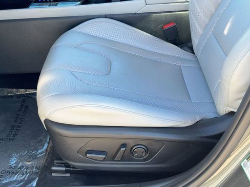 Used 2024 Hyundai Elantra Limited image 14