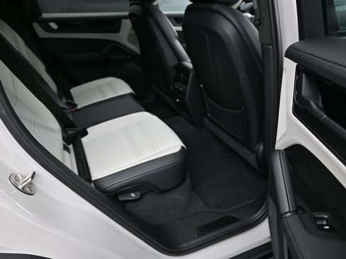 Certified 2026 Porsche Cayenne GTS AWD/4WD image 24