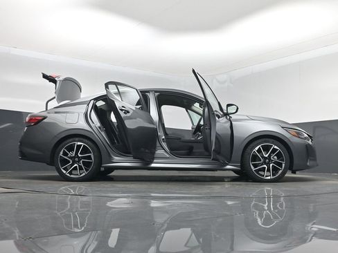 Used 2024 Nissan Sentra SR image 7