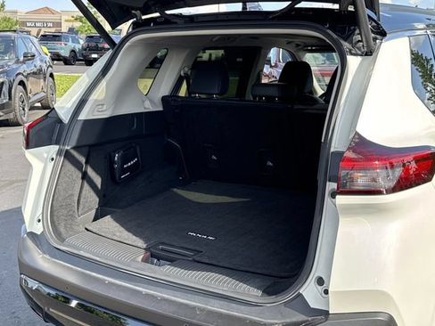 Used 2023 Nissan Rogue SV w/ SV Premium B Package AWD/4WD image 21