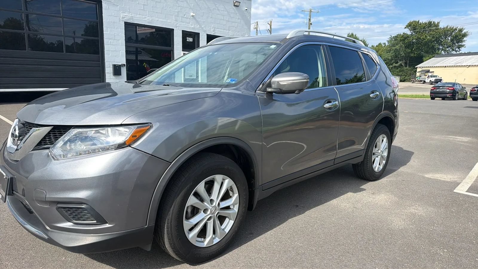 Used 2014 Nissan Rogue SV w/ SV Premium Package AWD/4WD image 12