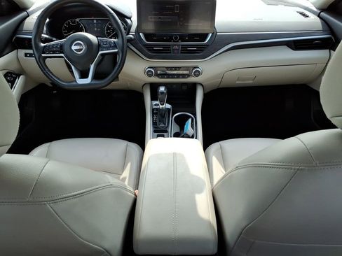 Used 2024 Nissan Altima 2.5 SL FWD image 10
