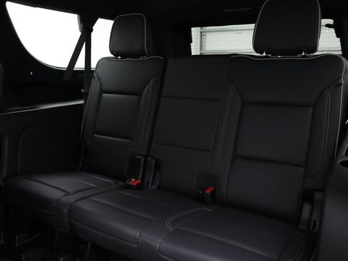 Used 2023 GMC Yukon XL SLT AWD/4WD image 47
