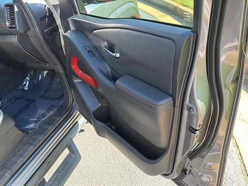 Used 2024 Nissan Frontier Pro-X RWD image 13