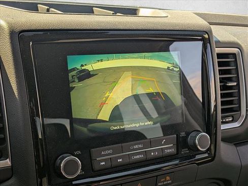 Used 2024 Nissan Frontier SV w/ Technology Package image 13