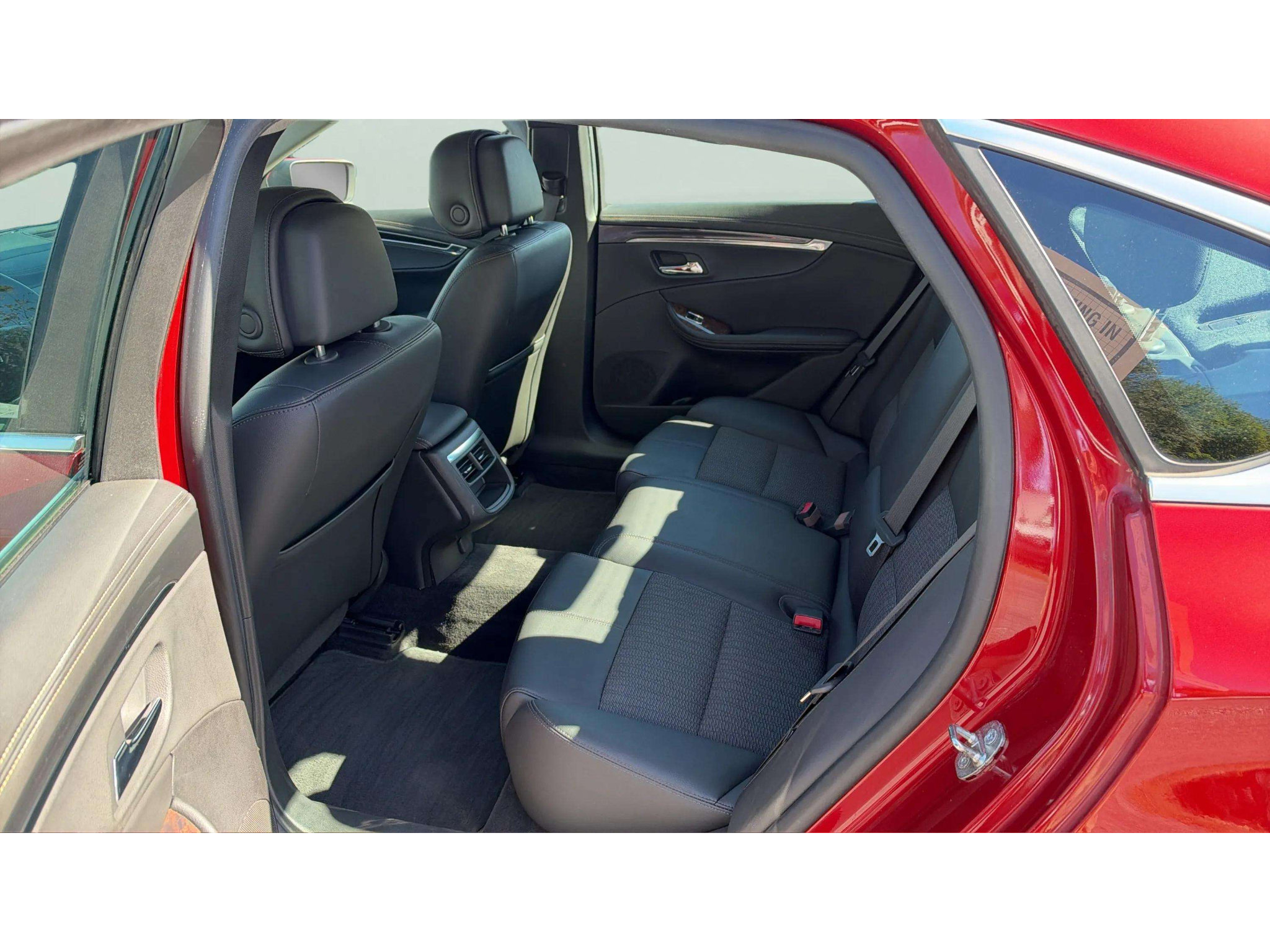 Used 2014 Chevrolet Impala LT w/ Convenience Package FWD image 12