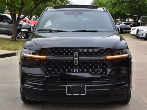 New 2026 Lincoln Navigator Reserve w/ Jet Appearance Package image 9