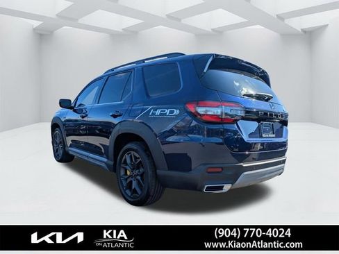 Used 2023 Honda Pilot Touring image 5