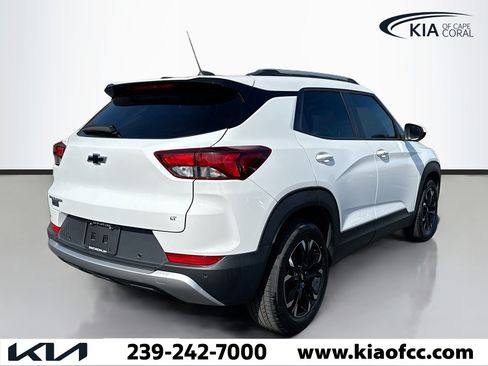 Used 2021 Chevrolet TrailBlazer LT w/ Sun and Liftgate Package image 5