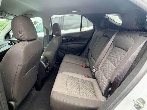 Used 2020 Chevrolet Equinox LT AWD/4WD image 16