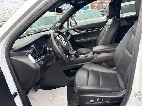 Used 2025 Cadillac XT6 Premium Luxury AWD/4WD image 8