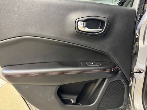 Used 2019 Jeep Compass Trailhawk AWD/4WD image 16
