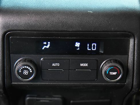 Used 2023 GMC Acadia SLT FWD image 39