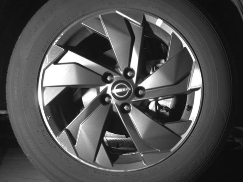 Used 2025 Nissan Rogue SV FWD image 13