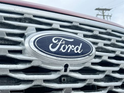 Used 2020 Ford Explorer XLT w/ Equipment Group 202A image 13