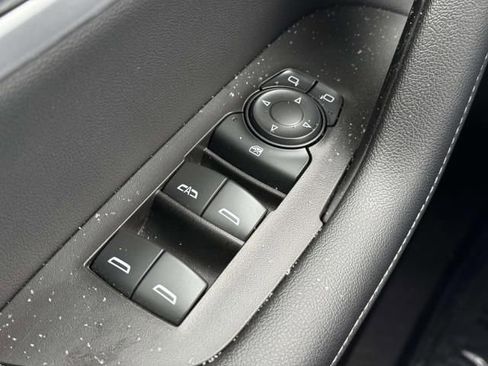 Used 2025 Chevrolet Blazer LT AWD/4WD image 17
