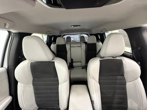 Used 2025 Mitsubishi Outlander SE AWD/4WD image 32
